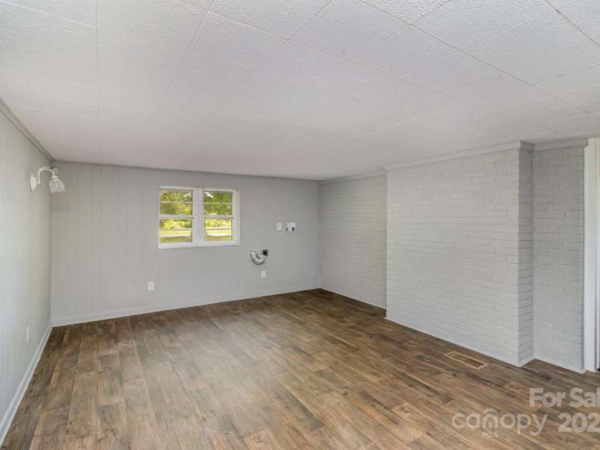 5323 Hilltop Circle, Charlotte, NC 28269.  MLS# CAR4240041, YatesRealty ID 4776. 