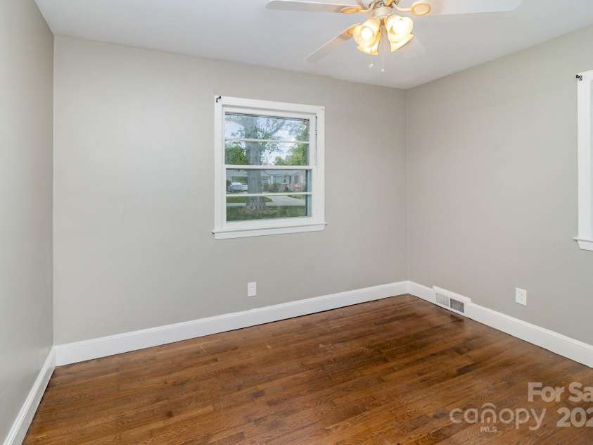 5323 Hilltop Circle, Charlotte, NC 28269.  MLS# CAR4240041, YatesRealty ID 4776. 