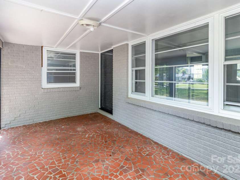 5323 Hilltop Circle, Charlotte, NC 28269.  MLS# CAR4240041, YatesRealty ID 4776. 