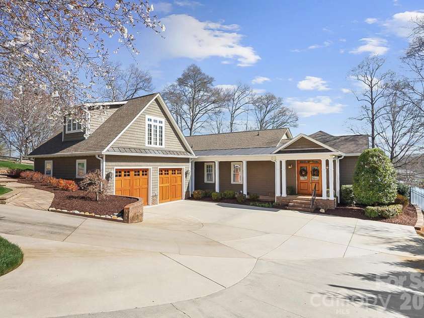 8320 Catawba Cove Drive, Belmont, NC 28012.  MLS# CAR4356566, YatesRealty ID 4776. 
