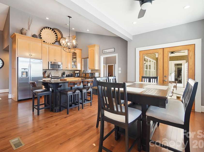 8320 Catawba Cove Drive, Belmont, NC 28012.  MLS# CAR4356566, YatesRealty ID 4776. 