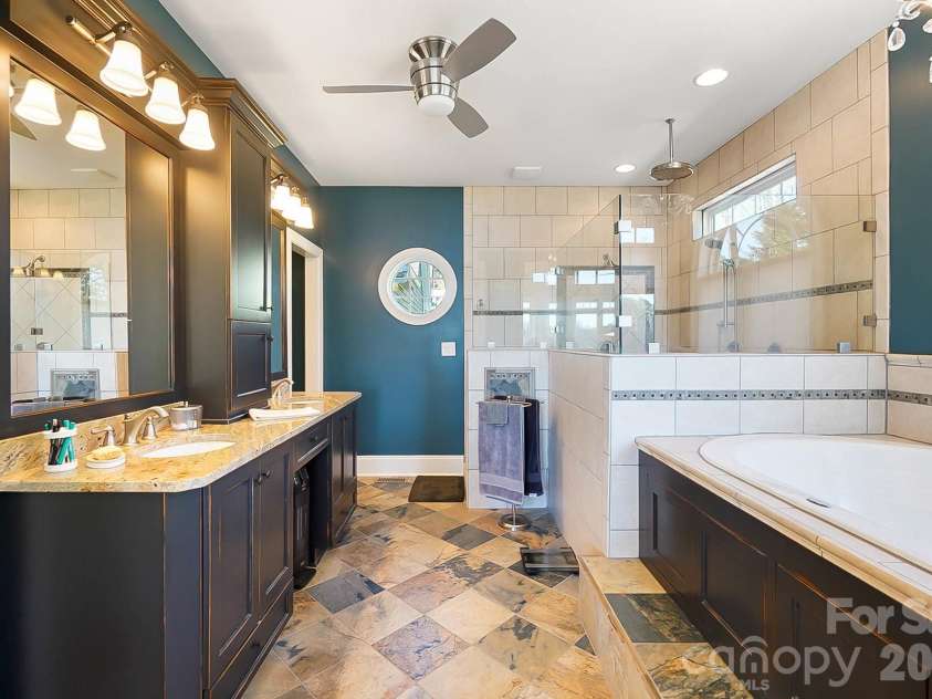 8320 Catawba Cove Drive, Belmont, NC 28012.  MLS# CAR4356566, YatesRealty ID 4776. 