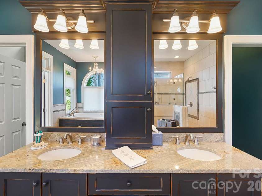 8320 Catawba Cove Drive, Belmont, NC 28012.  MLS# CAR4356566, YatesRealty ID 4776. 