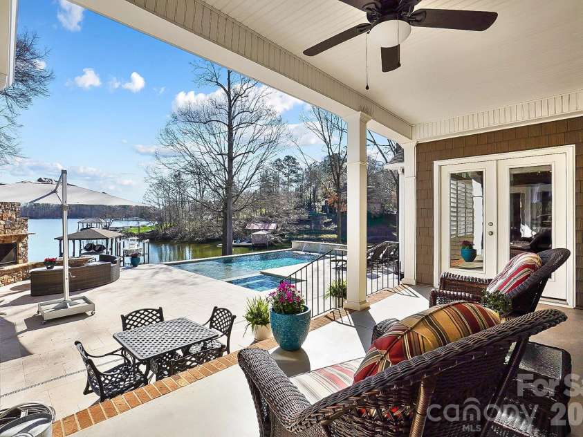 8320 Catawba Cove Drive, Belmont, NC 28012.  MLS# CAR4356566, YatesRealty ID 4776. 