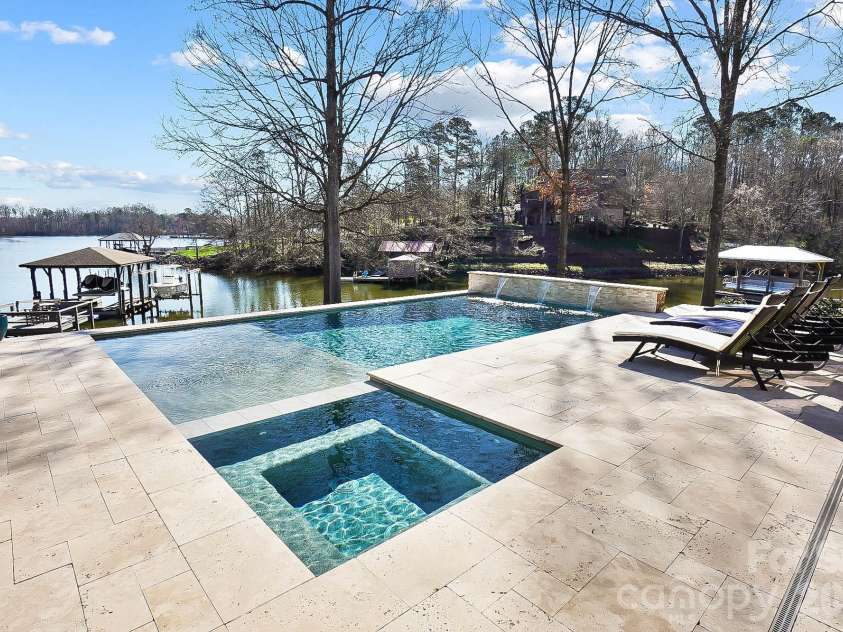 8320 Catawba Cove Drive, Belmont, NC 28012.  MLS# CAR4356566, YatesRealty ID 4776. 