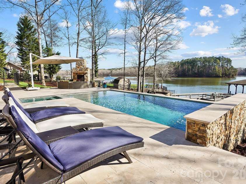 8320 Catawba Cove Drive, Belmont, NC 28012.  MLS# CAR4356566, YatesRealty ID 4776. 