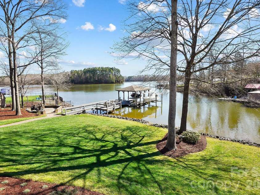 8320 Catawba Cove Drive, Belmont, NC 28012.  MLS# CAR4356566, YatesRealty ID 4776. 