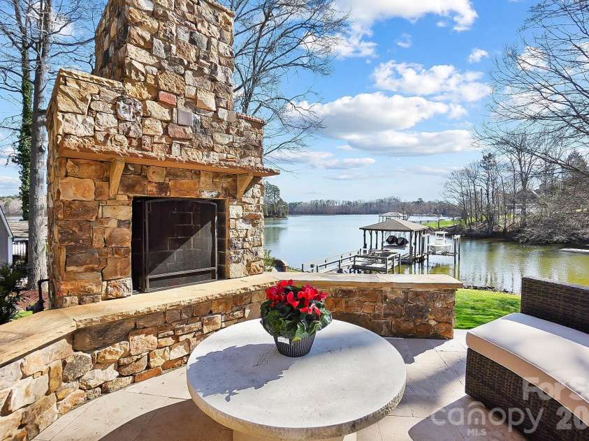8320 Catawba Cove Drive, Belmont, NC 28012.  MLS# CAR4356566, YatesRealty ID 4776. 