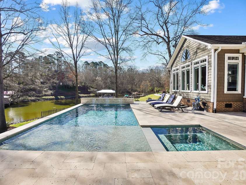 8320 Catawba Cove Drive, Belmont, NC 28012.  MLS# CAR4356566, YatesRealty ID 4776. 