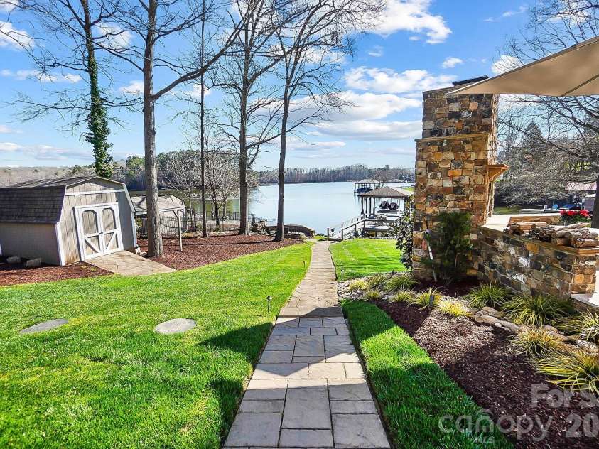 8320 Catawba Cove Drive, Belmont, NC 28012.  MLS# CAR4356566, YatesRealty ID 4776. 