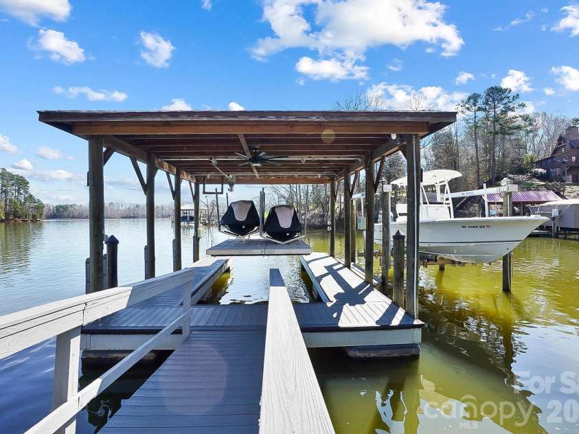 8320 Catawba Cove Drive, Belmont, NC 28012.  MLS# CAR4356566, YatesRealty ID 4776. 