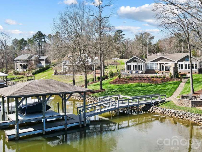 8320 Catawba Cove Drive, Belmont, NC 28012.  MLS# CAR4356566, YatesRealty ID 4776. 