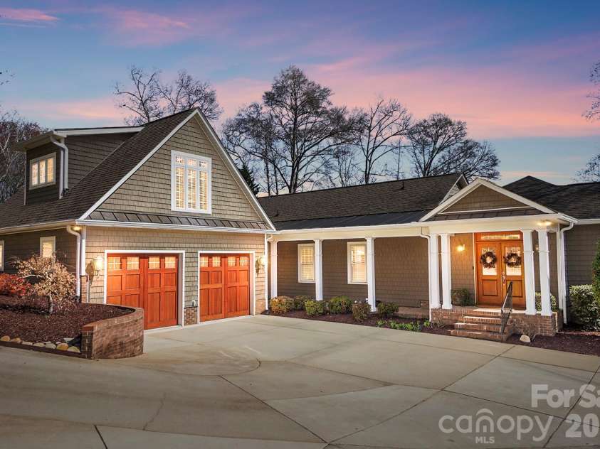 8320 Catawba Cove Drive, Belmont, NC 28012.  MLS# CAR4356566, YatesRealty ID 4776. 