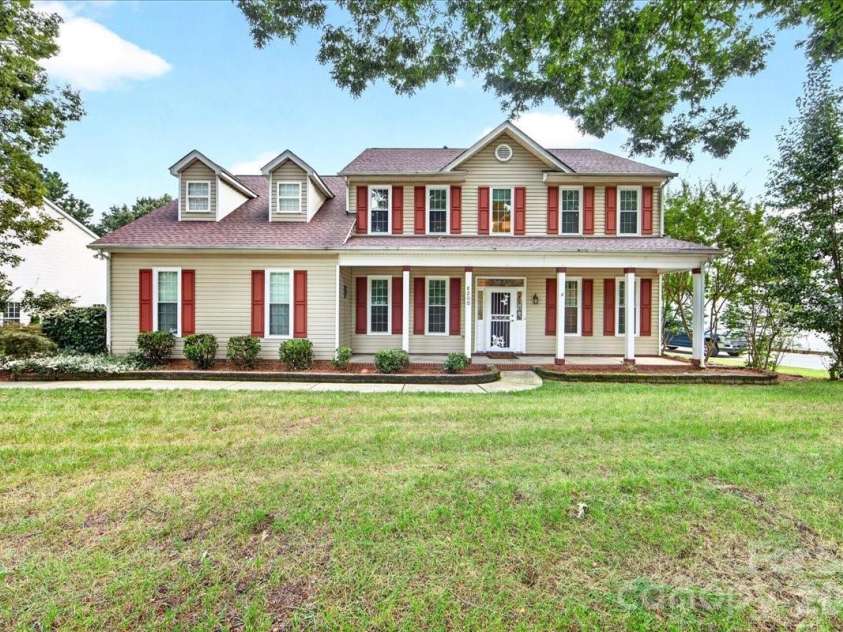 6200 Greengate Lane, Waxhaw, NC 28173.  MLS# CAR4419296, YatesRealty ID 47760. 