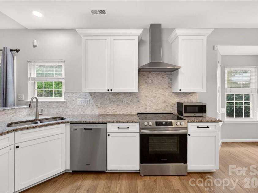 6200 Greengate Lane, Waxhaw, NC 28173.  MLS# CAR4419296, YatesRealty ID 47760. 
