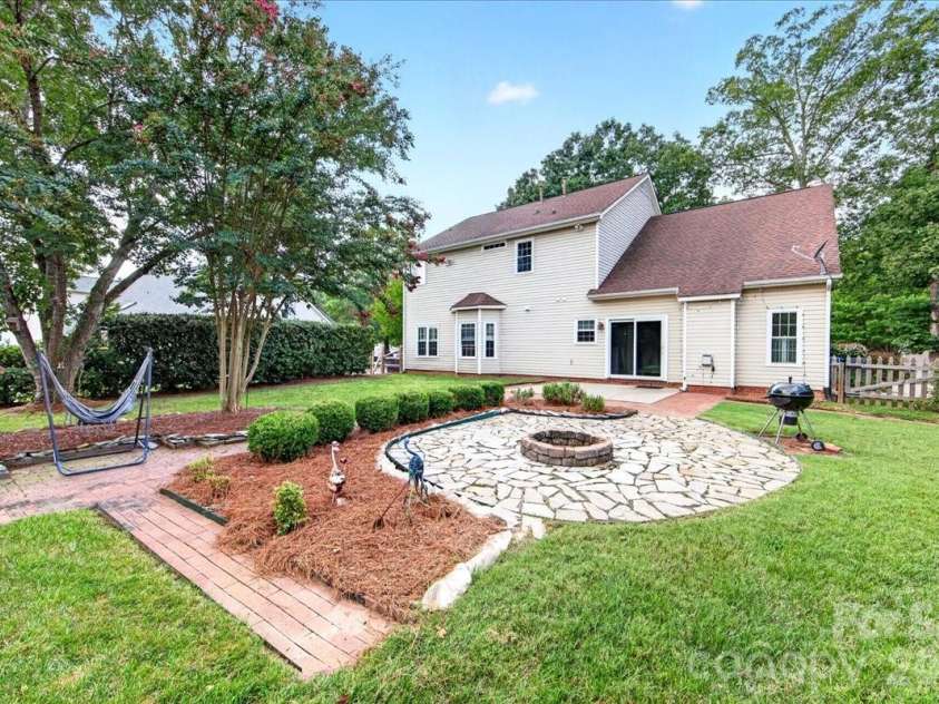 6200 Greengate Lane, Waxhaw, NC 28173.  MLS# CAR4419296, YatesRealty ID 47760. 