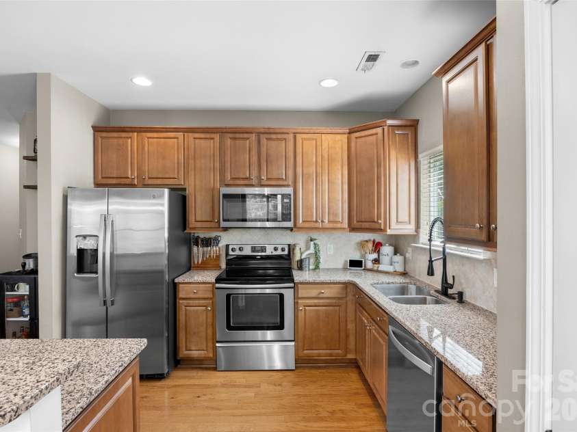 14918 Brotherly Lane, Charlotte, NC 28278.  MLS# CAR4417944, YatesRealty ID 47761. 