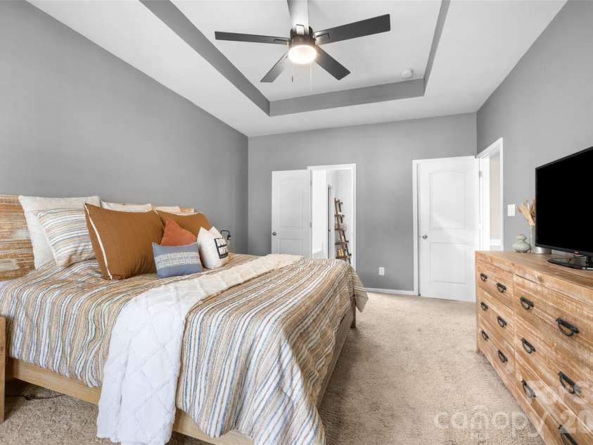 14918 Brotherly Lane, Charlotte, NC 28278.  MLS# CAR4417944, YatesRealty ID 47761. 