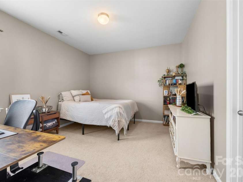 14918 Brotherly Lane, Charlotte, NC 28278.  MLS# CAR4417944, YatesRealty ID 47761. 