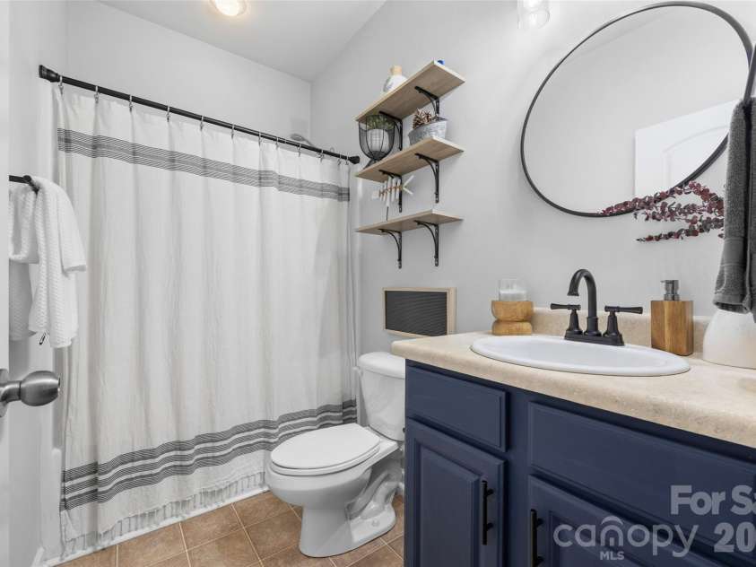 14918 Brotherly Lane, Charlotte, NC 28278.  MLS# CAR4417944, YatesRealty ID 47761. 