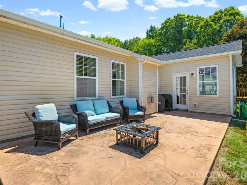 14918 Brotherly Lane, Charlotte, NC 28278.  MLS# CAR4417944, YatesRealty ID 47761. 