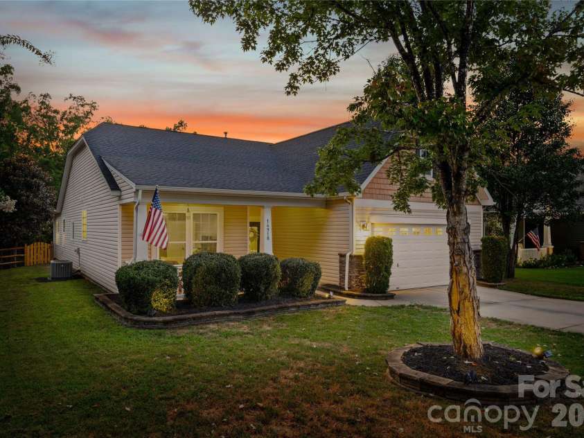 14918 Brotherly Lane, Charlotte, NC 28278.  MLS# CAR4417944, YatesRealty ID 47761. 