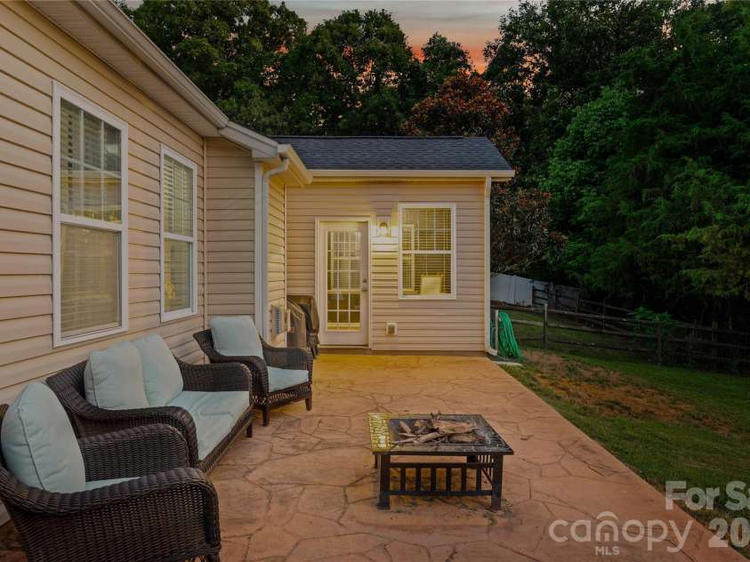 14918 Brotherly Lane, Charlotte, NC 28278.  MLS# CAR4417944, YatesRealty ID 47761. 
