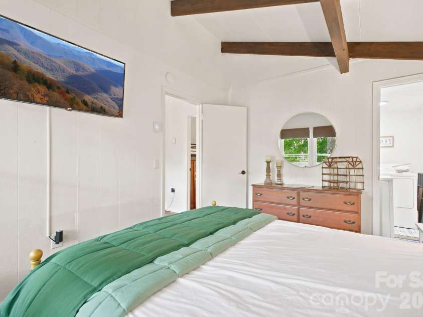 242 Charter Hills Road, Beech Mountain, NC 28604.  MLS# CAR4419611, YatesRealty ID 47769. 