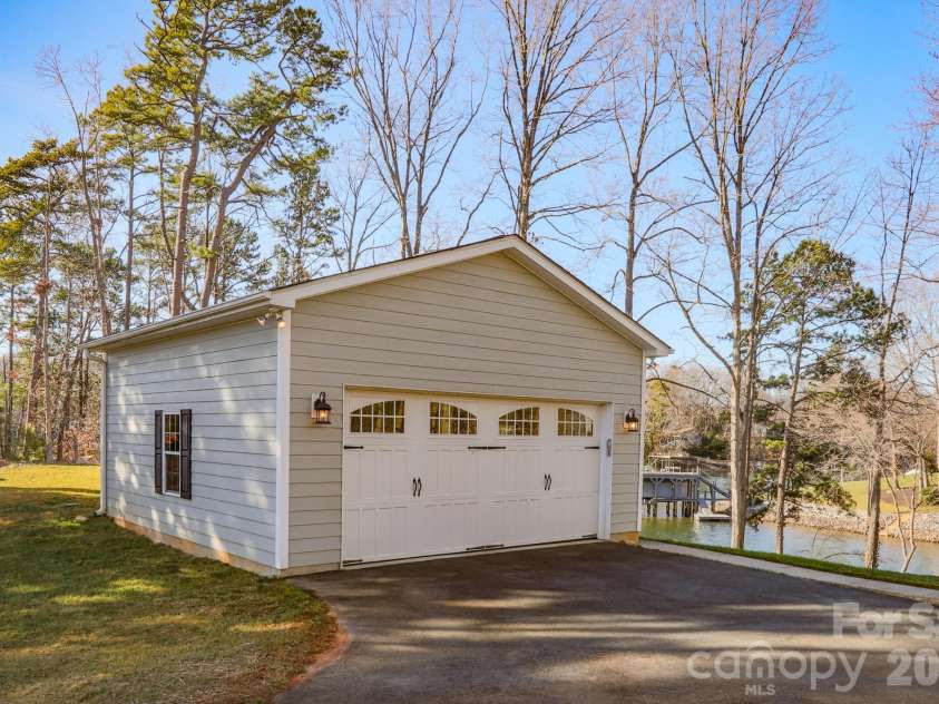 114 Newark Lane, Mooresville, NC 28117.  MLS# CAR4337366, YatesRealty ID 4777. 