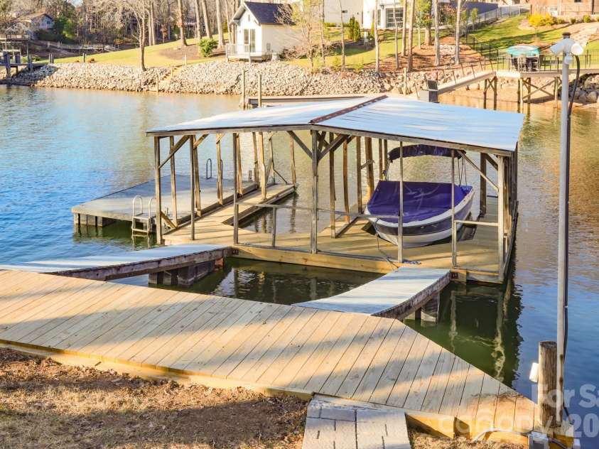 114 Newark Lane, Mooresville, NC 28117.  MLS# CAR4337366, YatesRealty ID 4777. 
