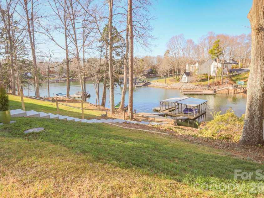 114 Newark Lane, Mooresville, NC 28117.  MLS# CAR4337366, YatesRealty ID 4777. 