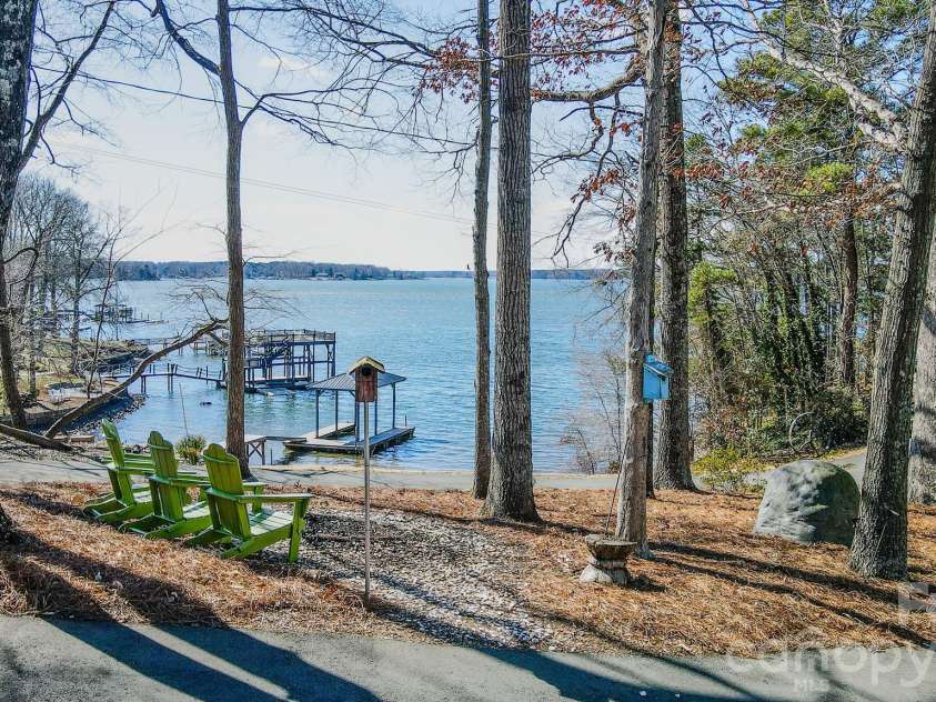 114 Newark Lane, Mooresville, NC 28117.  MLS# CAR4337366, YatesRealty ID 4777. 