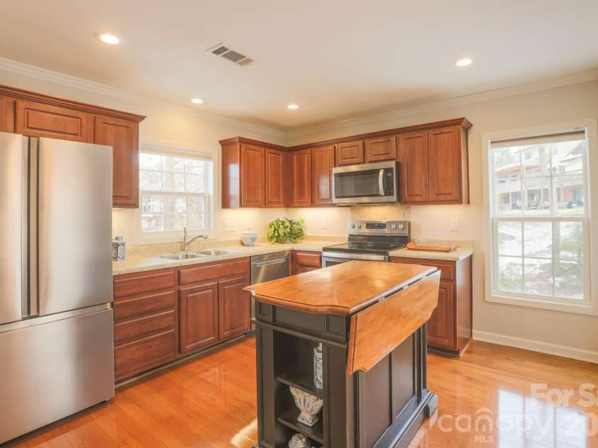 114 Newark Lane, Mooresville, NC 28117.  MLS# CAR4337366, YatesRealty ID 4777. 