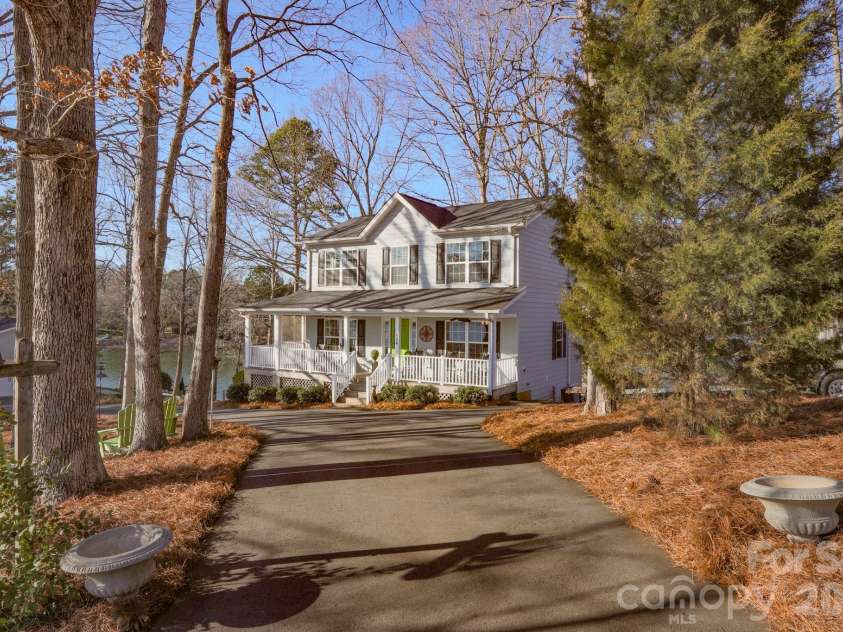 114 Newark Lane, Mooresville, NC 28117.  MLS# CAR4337366, YatesRealty ID 4777. 