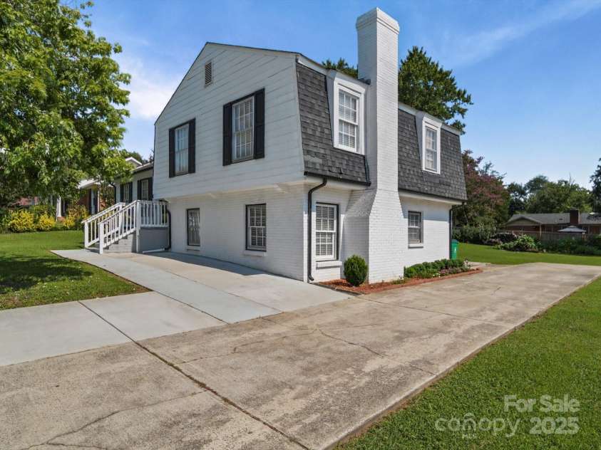 7335 Meadowdale Lane, Charlotte, NC 28212.  MLS# CAR4291836, YatesRealty ID 4777. 