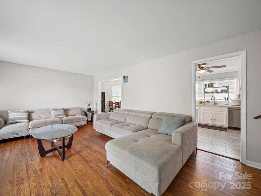 7335 Meadowdale Lane, Charlotte, NC 28212.  MLS# CAR4291836, YatesRealty ID 4777. 