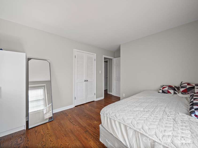 7335 Meadowdale Lane, Charlotte, NC 28212.  MLS# CAR4291836, YatesRealty ID 4777. 