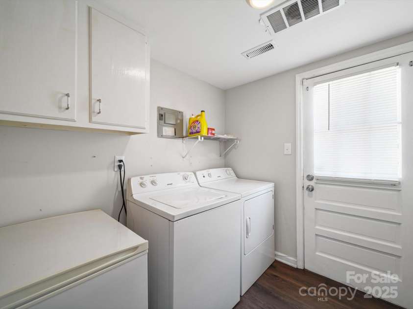 7335 Meadowdale Lane, Charlotte, NC 28212.  MLS# CAR4291836, YatesRealty ID 4777. 