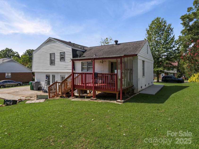 7335 Meadowdale Lane, Charlotte, NC 28212.  MLS# CAR4291836, YatesRealty ID 4777. 