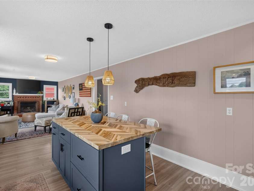 2560 NC 152 Highway, China Grove, NC 28023.  MLS# CAR4419454, YatesRealty ID 47771. Kitchen Island