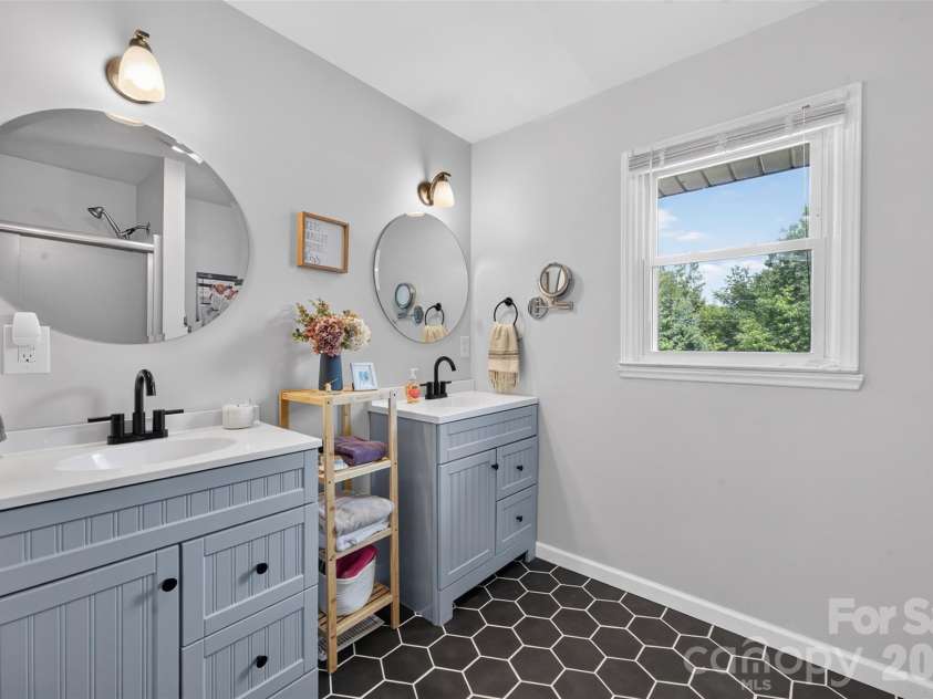 2560 NC 152 Highway, China Grove, NC 28023.  MLS# CAR4419454, YatesRealty ID 47771. Main Floor Bathroom