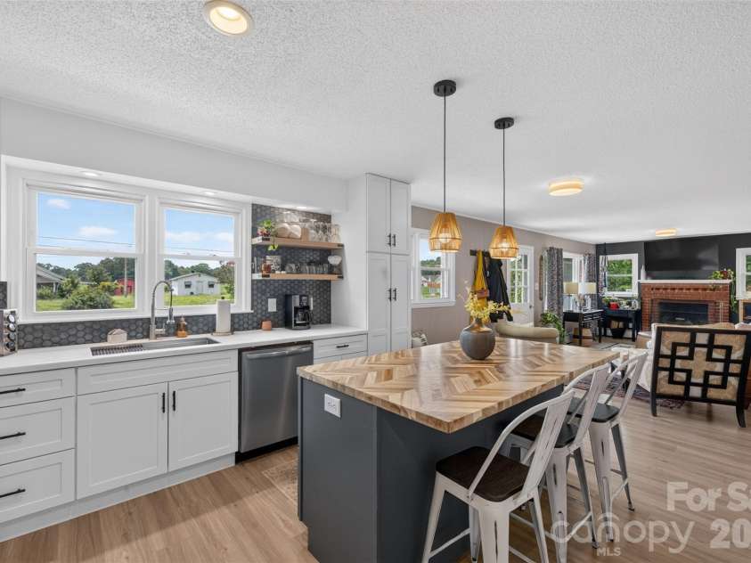 2560 NC 152 Highway, China Grove, NC 28023.  MLS# CAR4419454, YatesRealty ID 47771. Updated modern kitchen