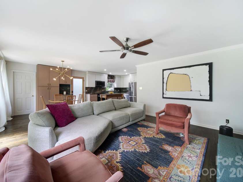 3335 Dunaire Drive, Charlotte, NC 28205.  MLS# CAR4419256, YatesRealty ID 47772. 