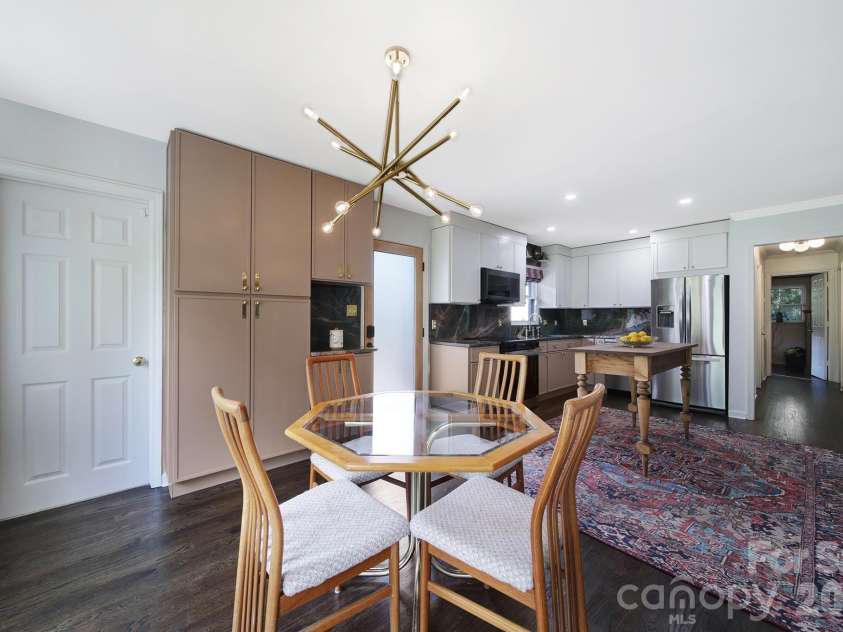 3335 Dunaire Drive, Charlotte, NC 28205.  MLS# CAR4419256, YatesRealty ID 47772. 