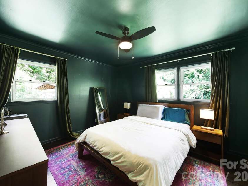 3335 Dunaire Drive, Charlotte, NC 28205.  MLS# CAR4419256, YatesRealty ID 47772. Spacious primary bedroom