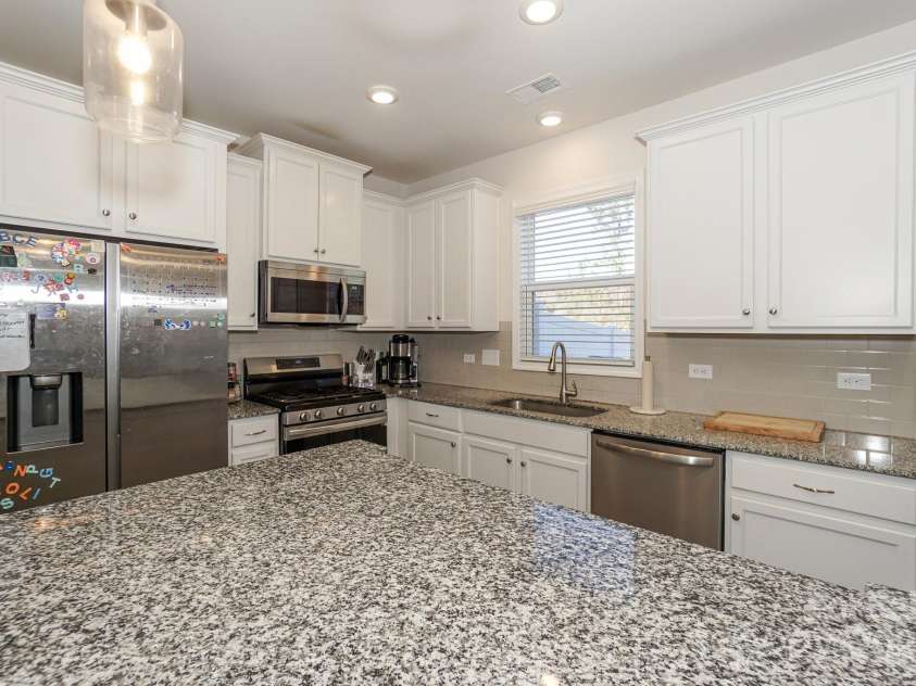 3800 Yorkshire Place, Sherrills Ford, NC 28682.  MLS# CAR4320294, YatesRealty ID 47773. Stainless steel appliances 