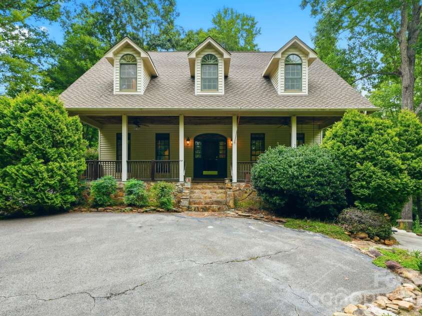 721 Canterbury Road, Kings Mountain, NC 28086.  MLS# CAR4410865, YatesRealty ID 47773. 