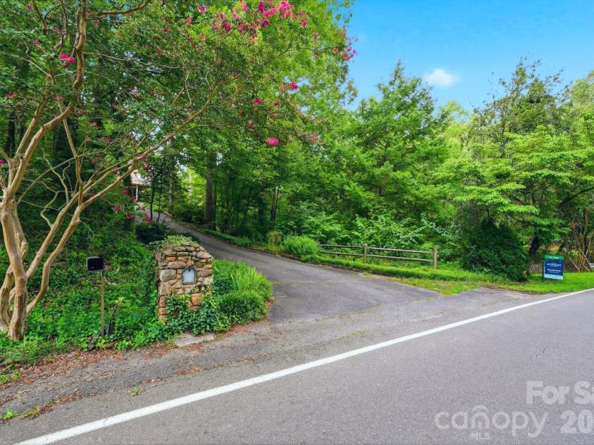 721 Canterbury Road, Kings Mountain, NC 28086.  MLS# CAR4410865, YatesRealty ID 47773. 