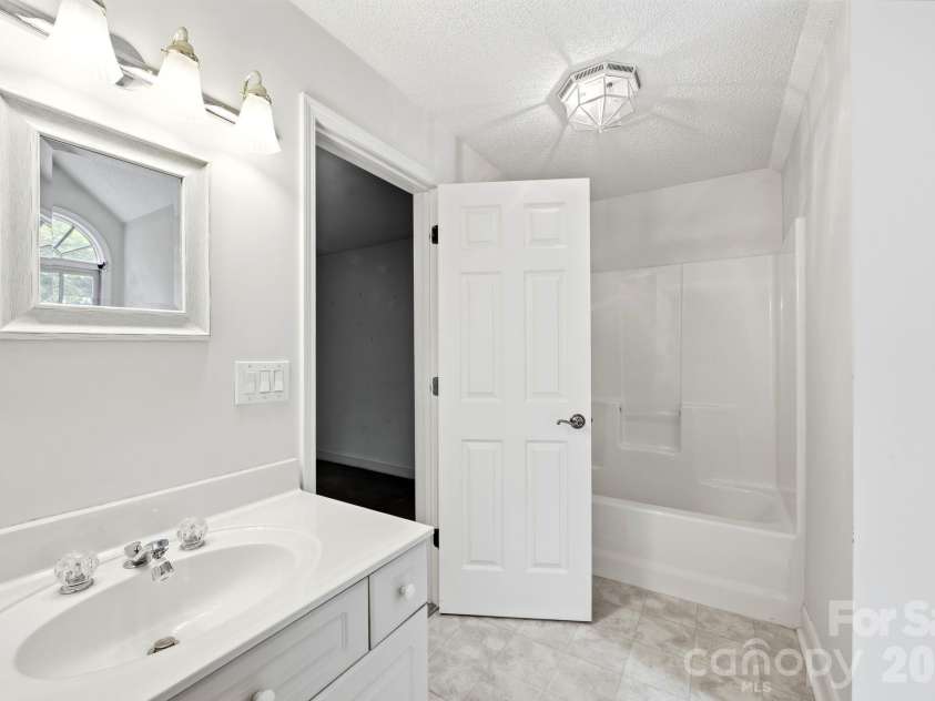721 Canterbury Road, Kings Mountain, NC 28086.  MLS# CAR4410865, YatesRealty ID 47773. 