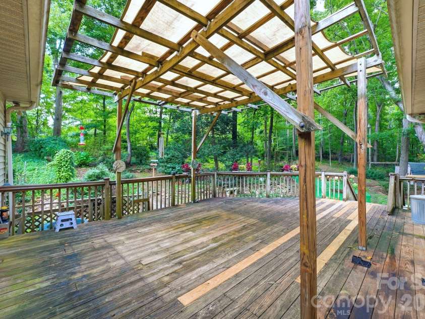 721 Canterbury Road, Kings Mountain, NC 28086.  MLS# CAR4410865, YatesRealty ID 47773. 